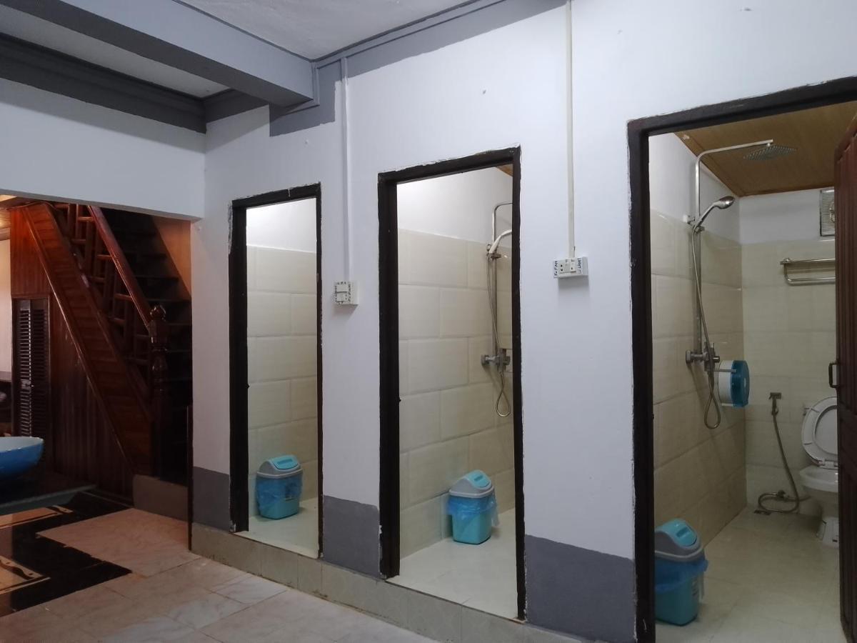 Funny Backpacker Hostel Luang Prabang Bagian luar foto