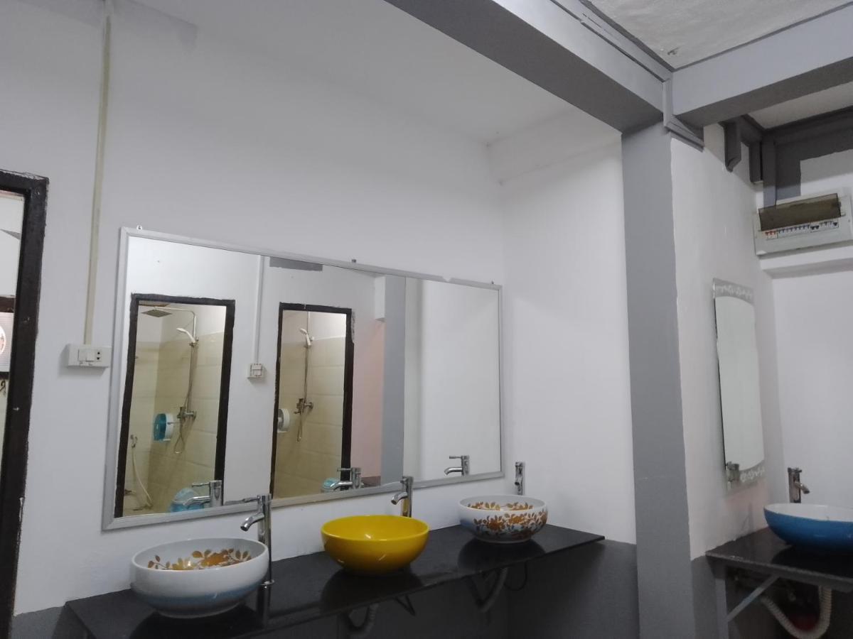 Funny Backpacker Hostel Luang Prabang Bagian luar foto