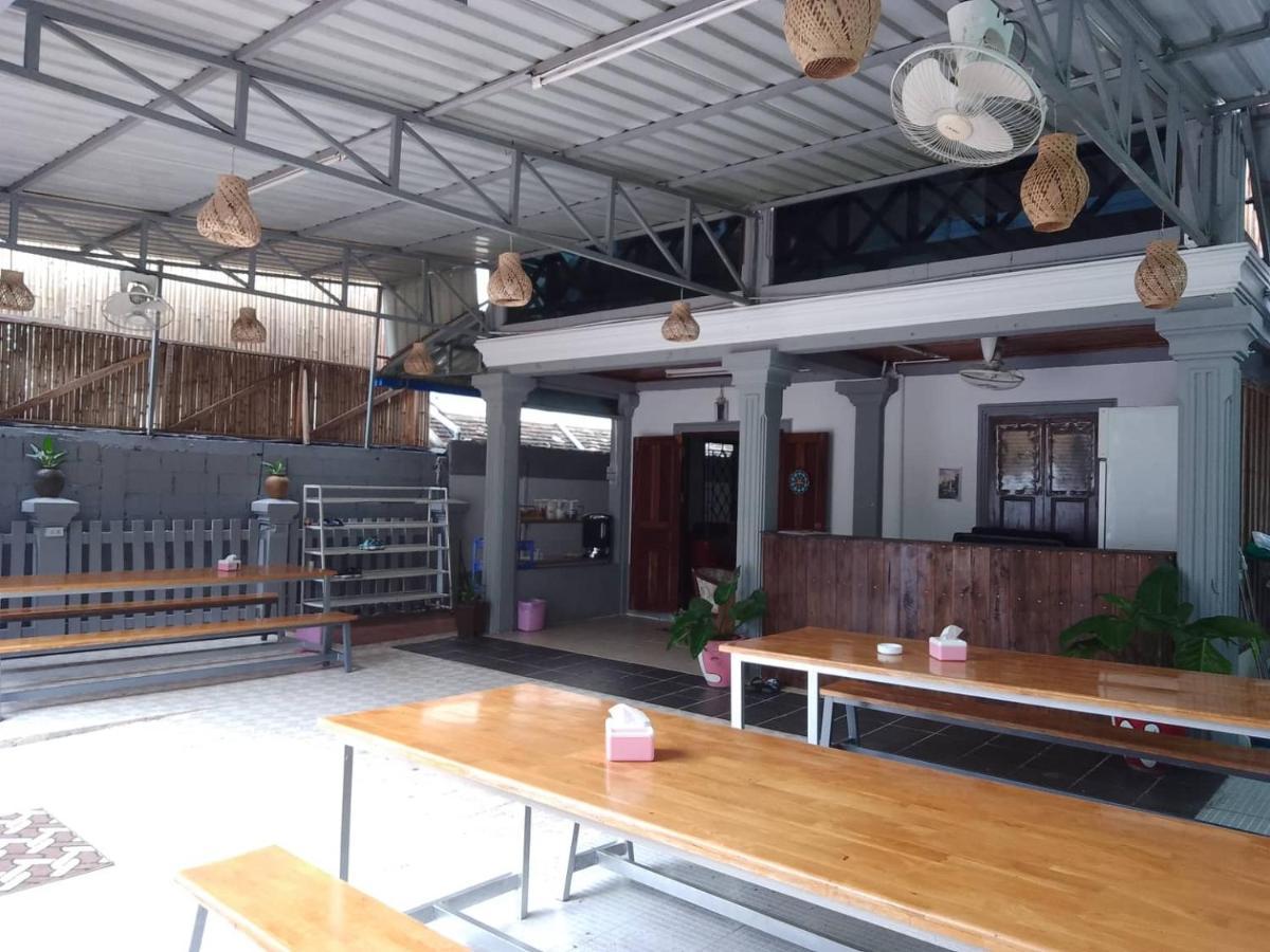 Funny Backpacker Hostel Luang Prabang Bagian luar foto