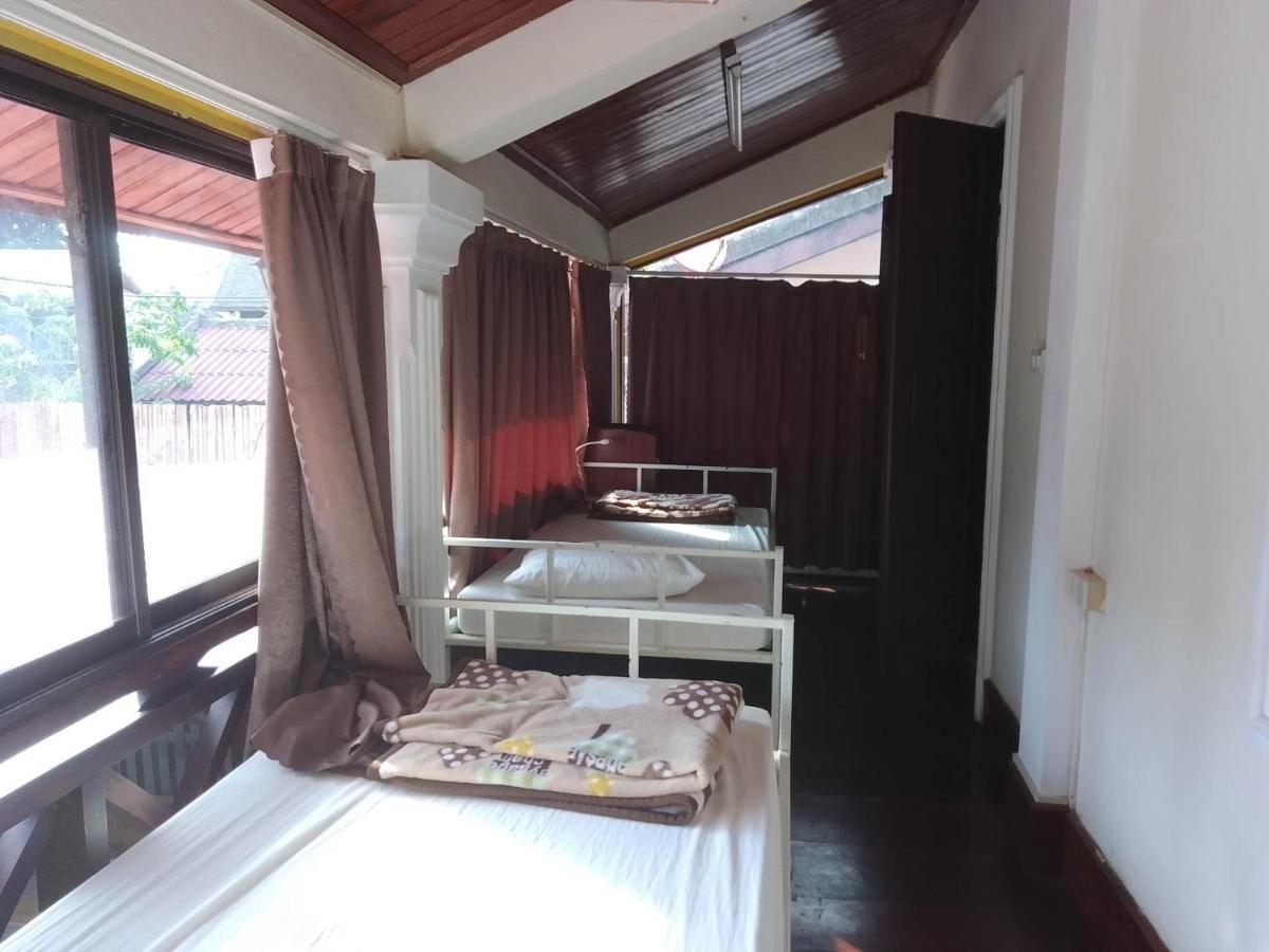 Funny Backpacker Hostel Luang Prabang Bagian luar foto