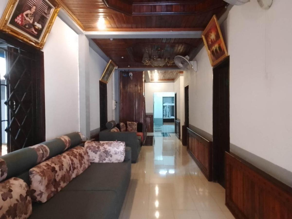 Funny Backpacker Hostel Luang Prabang Bagian luar foto