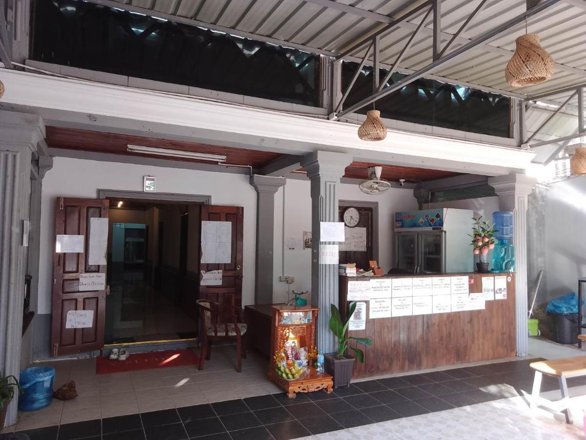 Funny Backpacker Hostel Luang Prabang Bagian luar foto